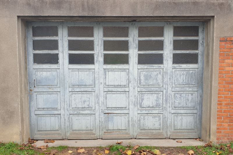 porte de garage en bois rue bardiaux cusset